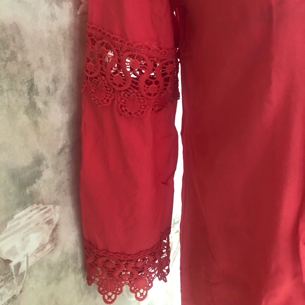 BOHO CROCHET ACCENT TOP. LACE DETAIL NWT - Picture 4 of 5